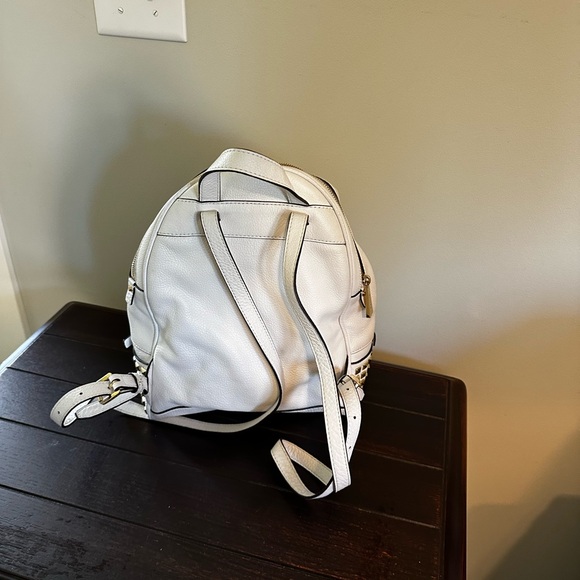White leather Michael Kors backpack - Picture 2 of 3